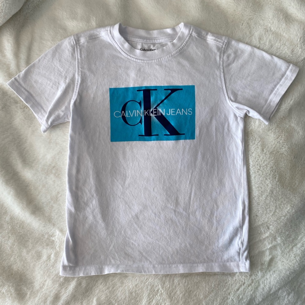 Calvin Klein Jeans boys t-shirt, size 7